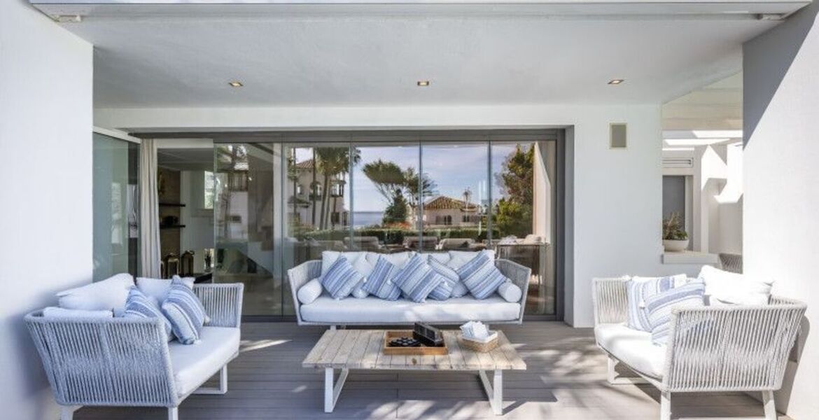 Contemporary Villa in Puente Romano with Smart Home