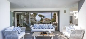 Contemporary Villa in Puente Romano with Smart Home