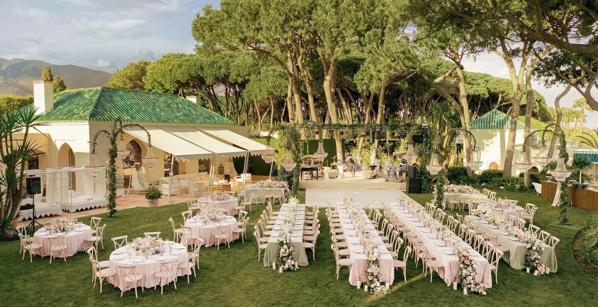 Villa en primera línea de playa en la Milla de Oro Marbella