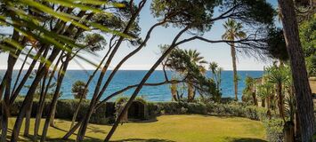 Villa en primera línea de playa en la Milla de Oro Marbella