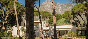 Villa en primera línea de playa en la Milla de Oro Marbella