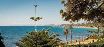 Villa en primera línea de playa en la Milla de Oro Marbella