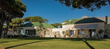 Villa en primera línea de playa en la Milla de Oro Marbella