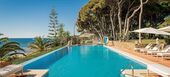 Villa en primera línea de playa en la Milla de Oro Marbella