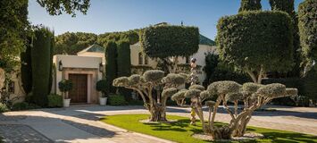 Villa en primera línea de playa en la Milla de Oro Marbella