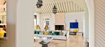 Villa en primera línea de playa en la Milla de Oro Marbella