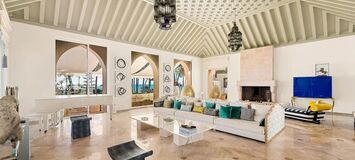 Villa en primera línea de playa en la Milla de Oro Marbella