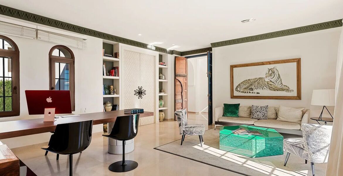 Villa en primera línea de playa en la Milla de Oro Marbella