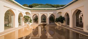 Villa en primera línea de playa en la Milla de Oro Marbella