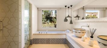 Villa en primera línea de playa en la Milla de Oro Marbella