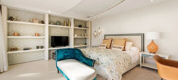 Villa en primera línea de playa en la Milla de Oro Marbella