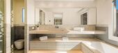Villa en primera línea de playa en la Milla de Oro Marbella