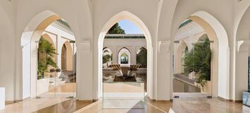 Villa en primera línea de playa en la Milla de Oro Marbella