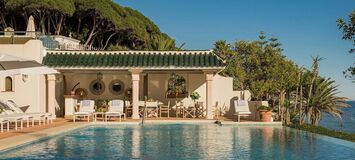 Villa en primera línea de playa en la Milla de Oro Marbella