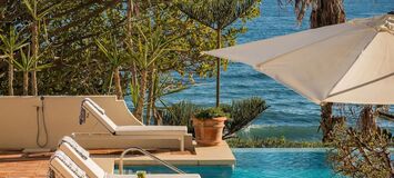 Villa en primera línea de playa en la Milla de Oro Marbella