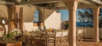 Villa en primera línea de playa en la Milla de Oro Marbella