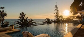 Villa en primera línea de playa en la Milla de Oro Marbella