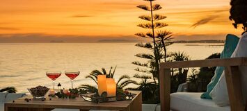 Villa en primera línea de playa en la Milla de Oro Marbella