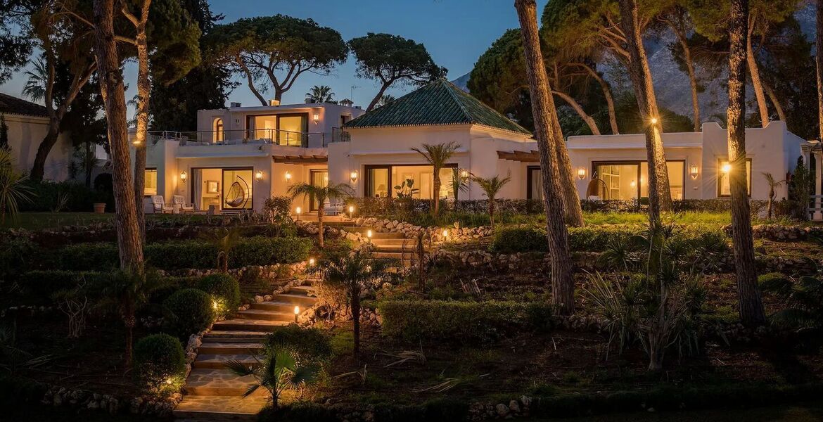 Villa en primera línea de playa en la Milla de Oro Marbella