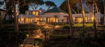 Villa en primera línea de playa en la Milla de Oro Marbella