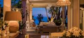 Villa en primera línea de playa en la Milla de Oro Marbella