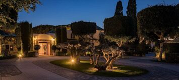 Villa en primera línea de playa en la Milla de Oro Marbella