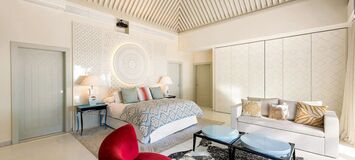 Villa en primera línea de playa en la Milla de Oro Marbella