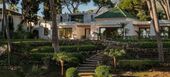 Villa en primera línea de playa en la Milla de Oro Marbella