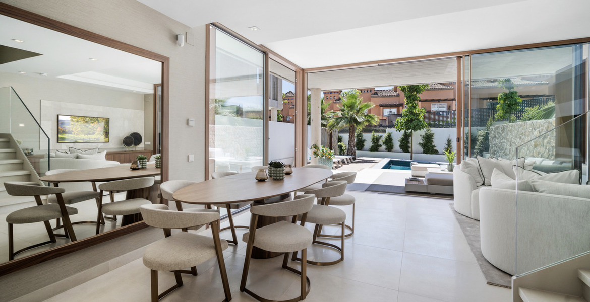 Lujosa Casa Adosada de 4 Dormitorios en Marbella
