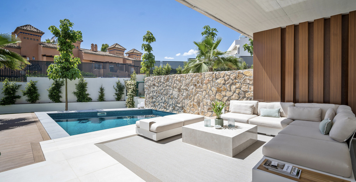 Lujosa Casa Adosada de 4 Dormitorios en Marbella