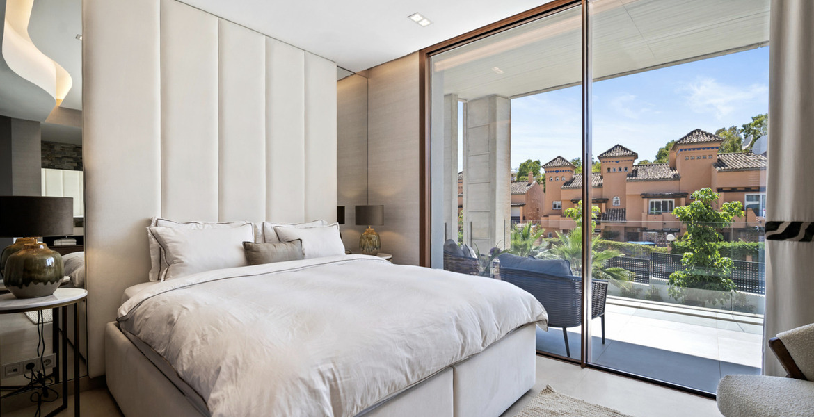 Lujosa Casa Adosada de 4 Dormitorios en Marbella
