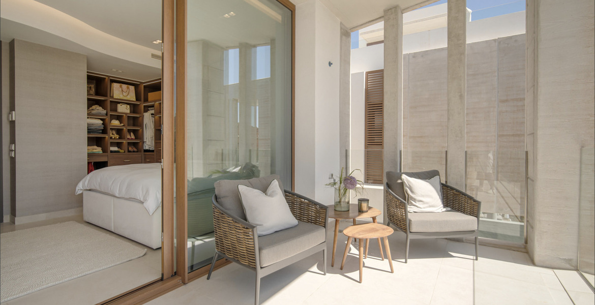 Lujosa Casa Adosada de 4 Dormitorios en Marbella