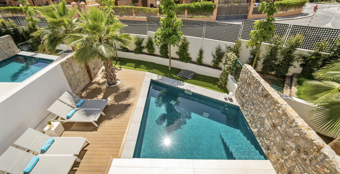 Lujosa Casa Adosada de 4 Dormitorios en Marbella