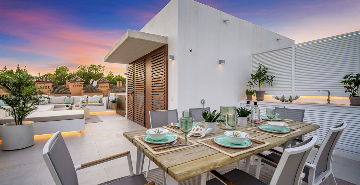 Lujosa Casa Adosada de 4 Dormitorios en Marbella