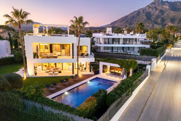 Villa Moderna de Lujo en la Milla de Oro de Marbella