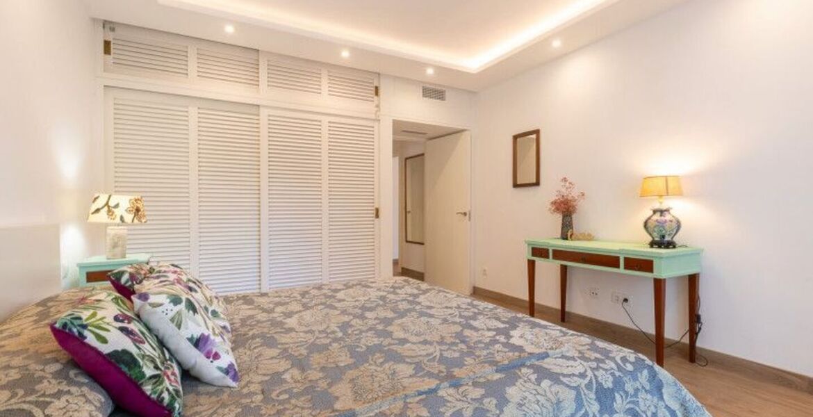 Apartamento Renovado en Puente Romano, Marbella