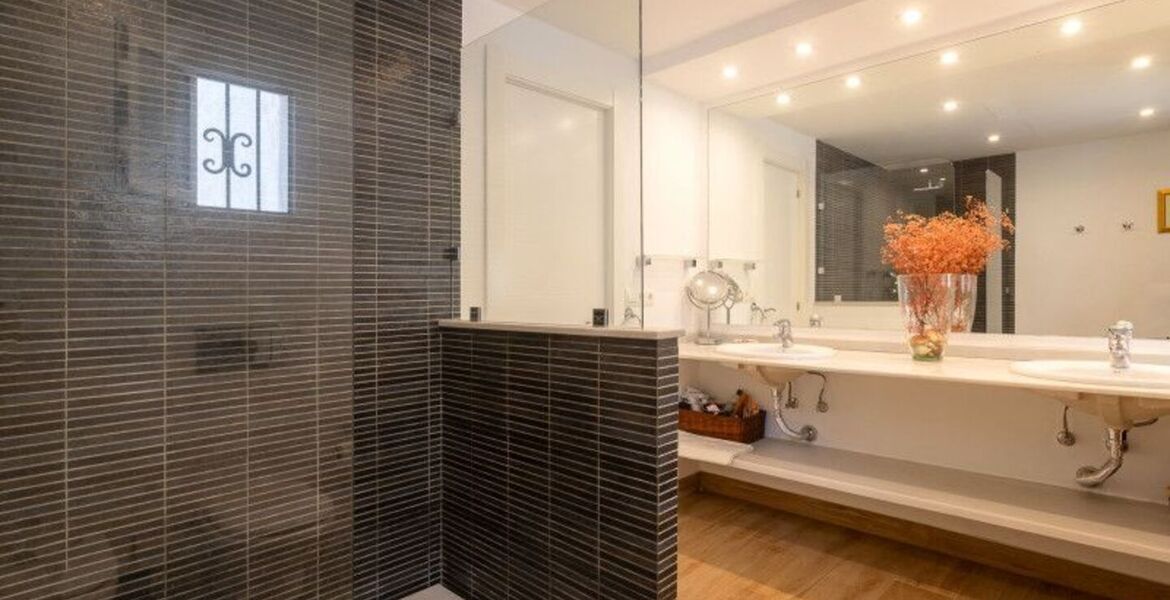 Apartamento Renovado en Puente Romano, Marbella