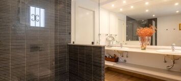 Apartamento Renovado en Puente Romano, Marbella