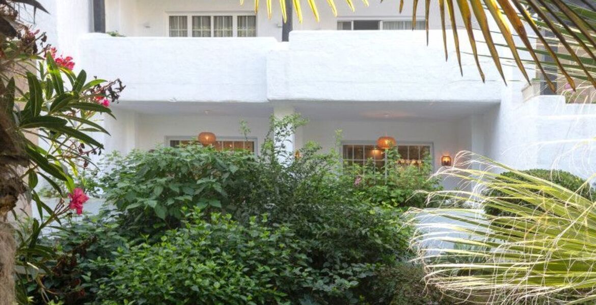 Apartamento Renovado en Puente Romano, Marbella