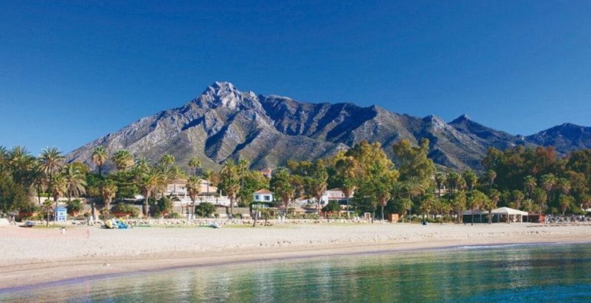 Apartamento Renovado en Puente Romano, Marbella