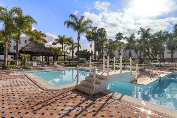 Роскошные Апартаменты в Puente Romano Beach Resort Марбелья