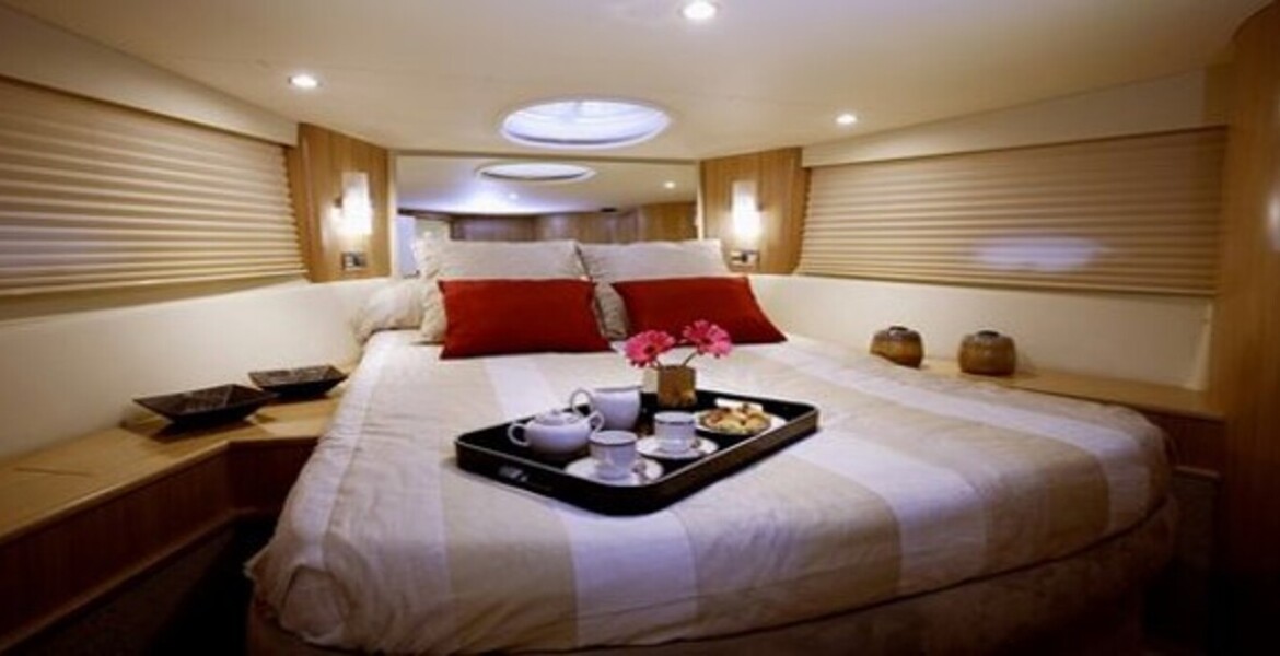 Yacht Rodman Flybridge 44 for rental in Puerto Banús.