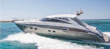 Yate Princess V58 de alquiler en Puerto Banús, Marbella. 