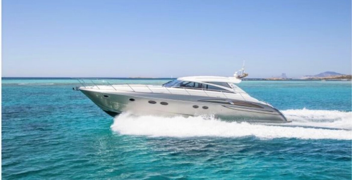 Yate Princess V58 de alquiler en Puerto Banús, Marbella. 