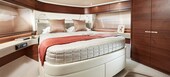 Yate Princess F70 de alquiler en Puerto Banús, Marbella. 